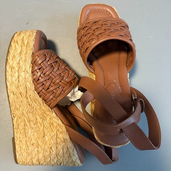 Wedge - Picture 1 of 1